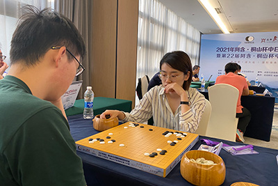 図4：於之瑩六段はまたもや男性棋士に劣らない姿を見せた