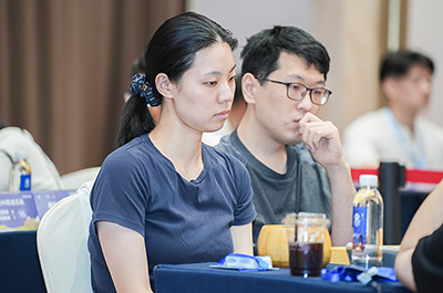 図1：優勝した張強六段・潘陽四段ペア。