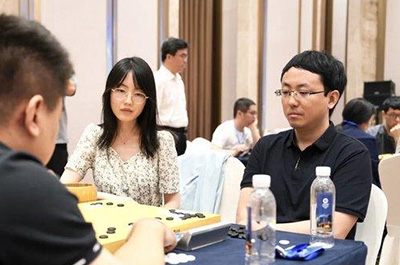 図3：第三位の時越九段と金珊初段ペア。