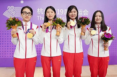 図2：中国女子チーム。左から於七段、呉五段、李五段、汪五段。