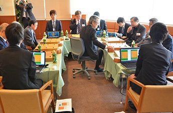 二十四世本因坊秀芳に対面指導碁で挑戦！｜囲碁ゲームのパンダネット