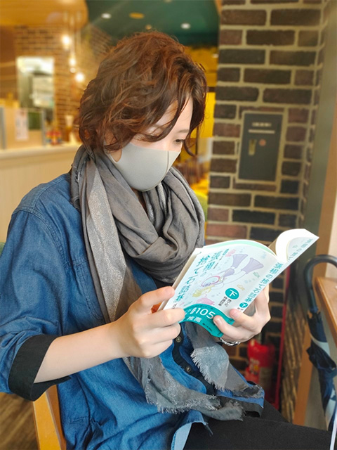 謝依旻六段 たまに、カフェで詰碁やったりしてます!