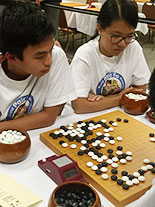 ペア碁北米選手権も同時に開催された。ガブリエラ・スー6d(右)とジェレミー・チウ7dという若いペアが優勝、12月の国際アマチュアペア碁選手権への出場権を獲得した