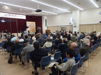 会場は多くの来場客でにぎわう