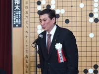 祝辞を述べる囲碁文化振興議員連盟会長　柳本卓治 参議院議員