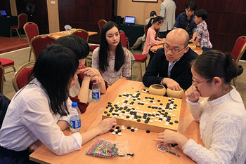 中国囲碁ニュース・棋声人語のバックナンバーをご覧いただけます。