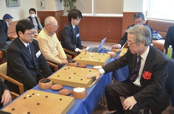 ７面を同時に打つ二十四世本因坊秀芳