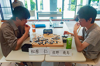いよいよ最強位戦準々決勝戦が開始。松原仁さん(東京電機大学：左)と佐野飛鳥さん(埼玉大学：右)