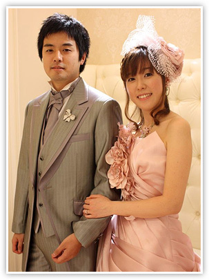 Mannami Kana wedding photo (Image credit: pandanet.co.jp) (image inlined from www.pandanet.co.jp) Mannami Kana wedding photo (Image credit: pandanet.co.jp)